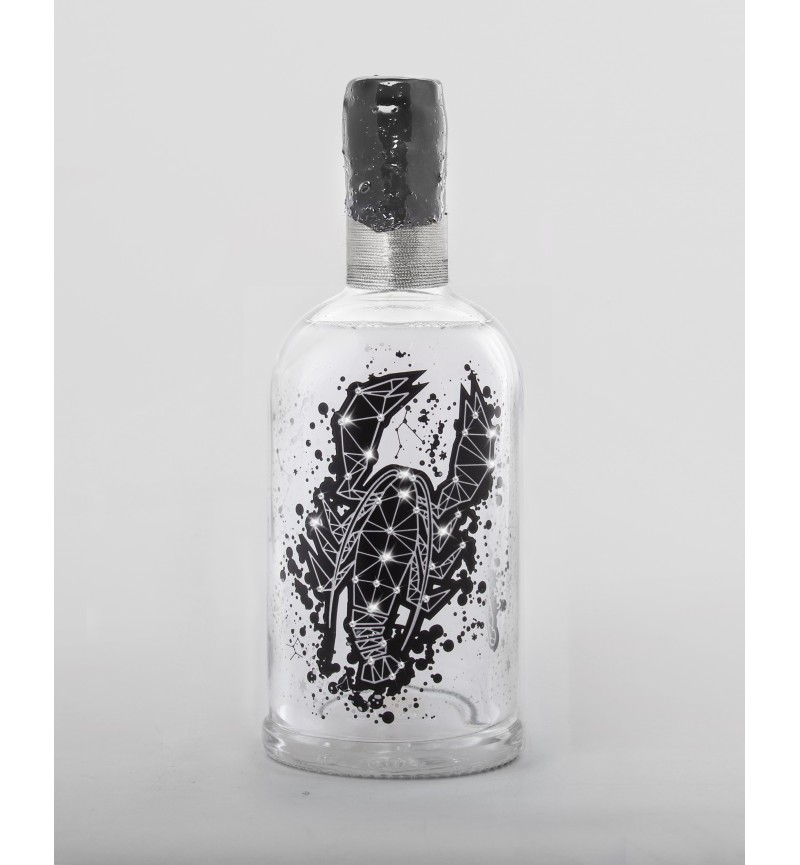 Инкрустированная бутылка «Рак» с водкой